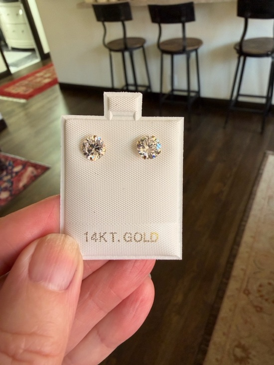 Jewelry - Stunning NIB 14ct gold Diamossant Earrings